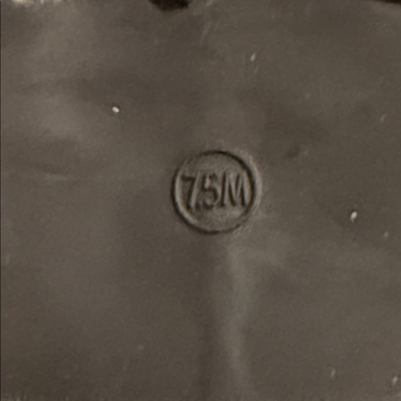 Sincerely Jules Womens Black Slip On Oxford Loafers Gold Detailing Size 7.5M - Picture 7 of 7